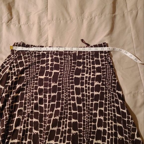 Skirt - Picture 2 of 9